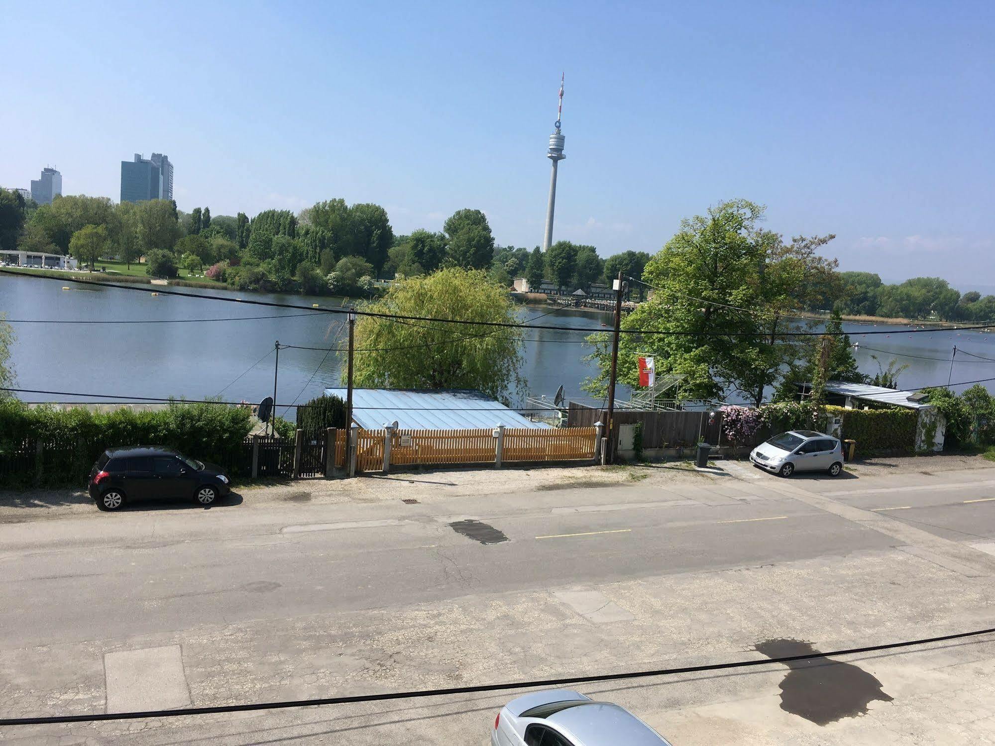 Ajo - Alte Donau Garden Flat - Self-check-in Appartamento